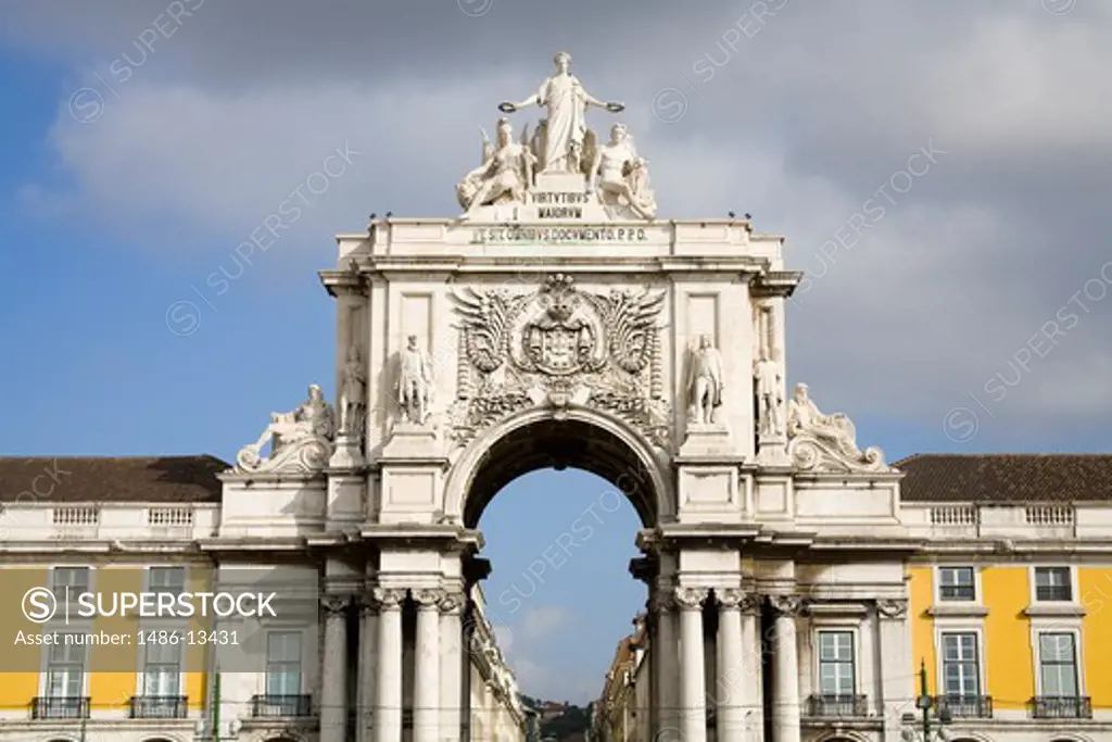 Portugal, Lisbon, Baixa District, Arco da Victoria in Praca do Comercio