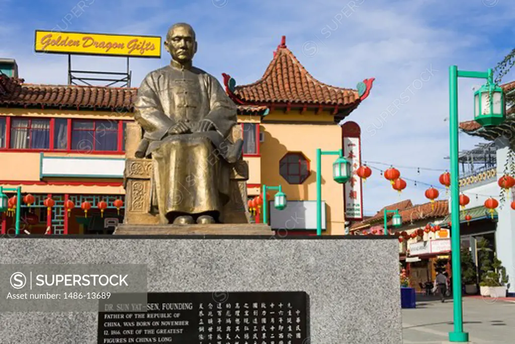 Statue of Sun Yat-Sen in a city, Central Plaza, Chinatown, Los Angeles, California, USA