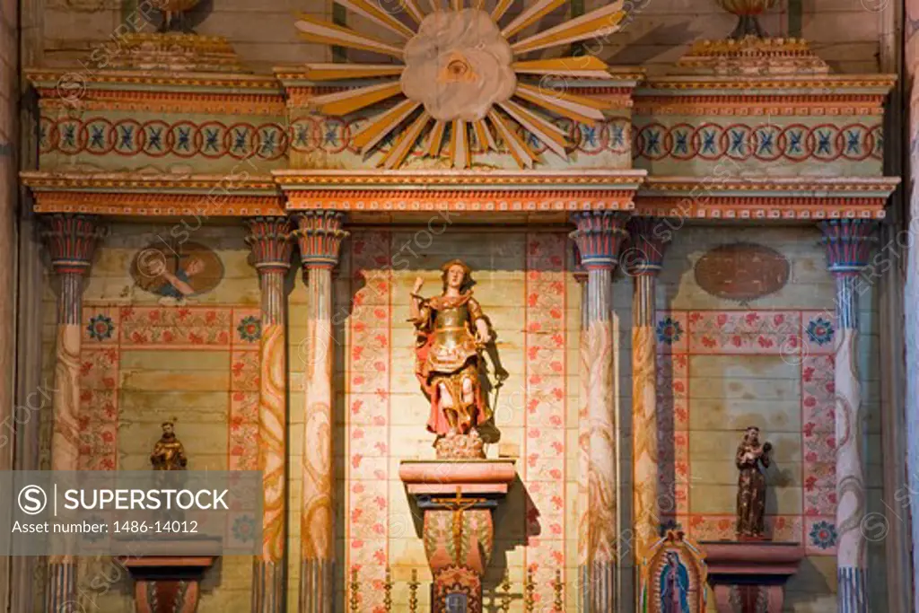 USA, California, Paso Robles, Altar in Mission San Miguel Arcangel