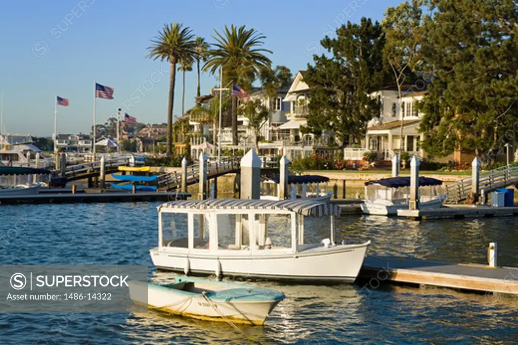 USA, California, Orange County, Newport Beach, Bay Island in Balboa