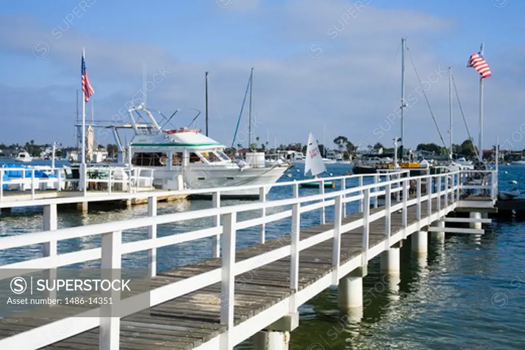 USA, California, Orange County, Newport Beach, Pier on Balboa Island