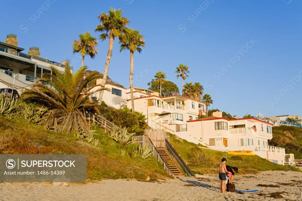 USA, California, Orange County, Laguna Beach, people on beach