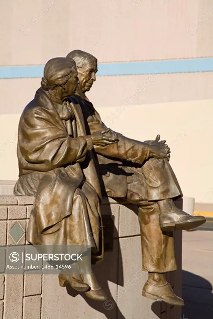 USA, New Mexico, Albuquerque, Civic Plaza, 'El Senador' sculpture