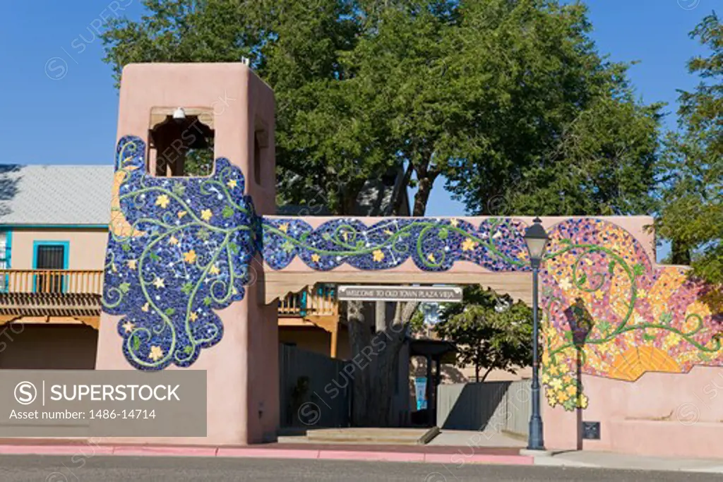 USA, New Mexico, Albuquerque, Entrance to Old Town Plaza,