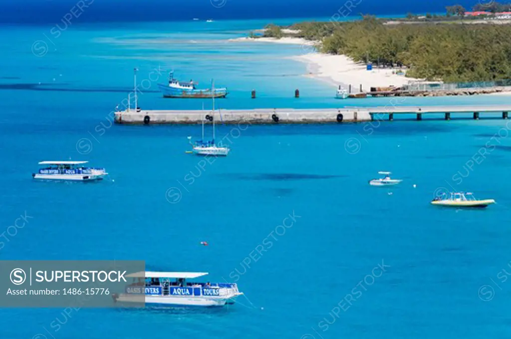 Caribbean, Turks & Caicos Islands, Grand Turk Island, View of Governor's Beach with jetty
