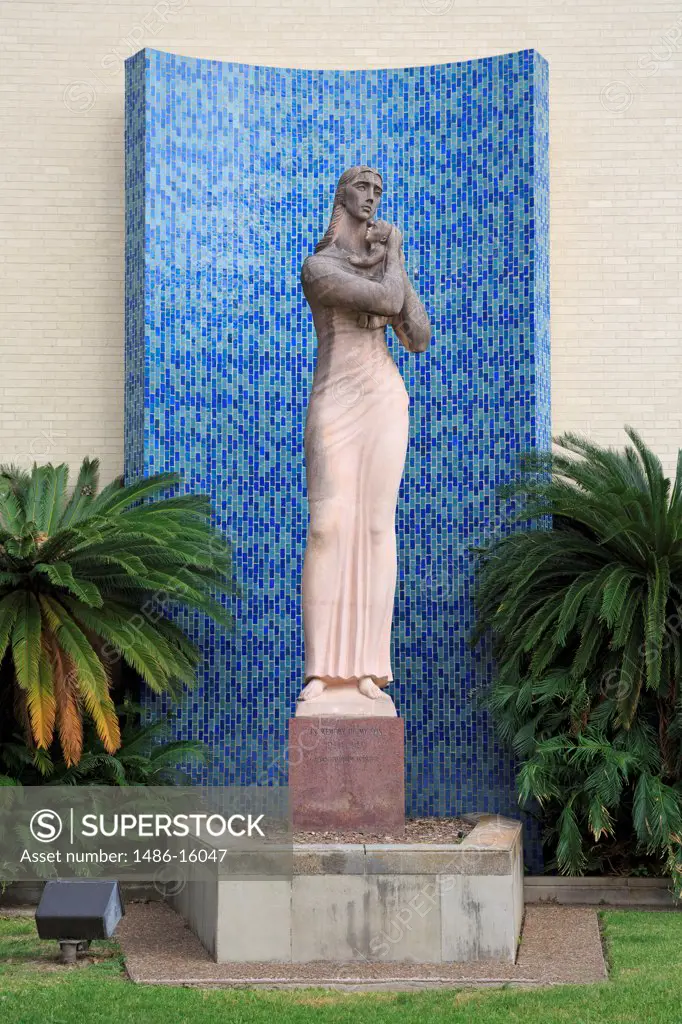 USA, Texas, San Antonio, Joan Witte statue at Witte Museum