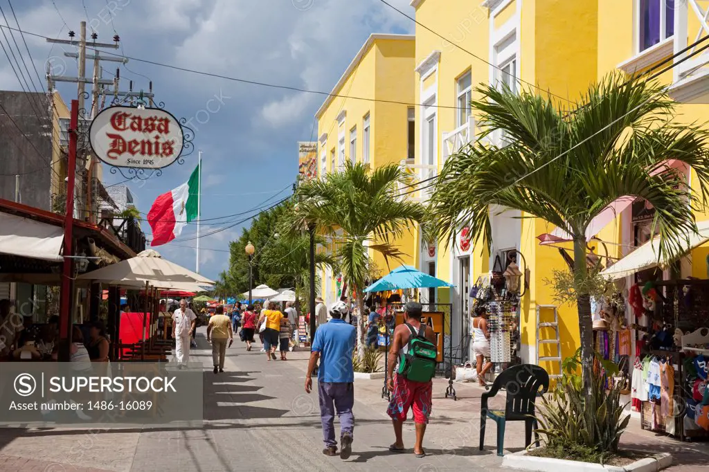 People at Mercado De Artesanias, Plaza del Sol, San Miguel, Cozumel, Quintana Roo, Yucatan Peninsula, Mexico