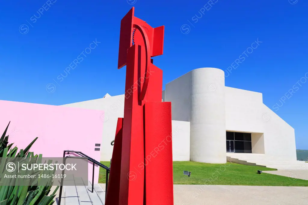 Statue outside a museum, Art Museum of South Texas, Corpus Christi, Texas, USA