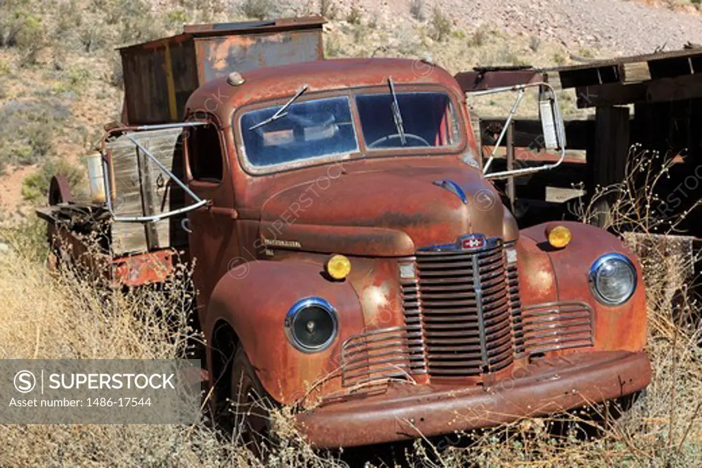 USA, Arizona, Jerome, Gold King Mine & Ghost Town, Abandoned car
