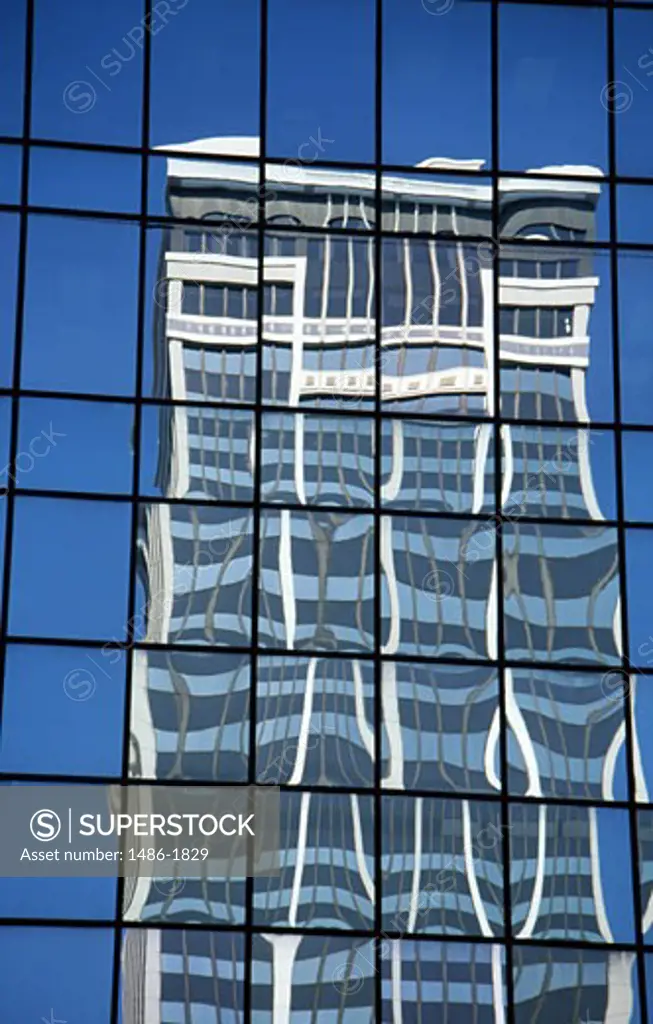 USA, Indiana, Indianapolis, reflection of office building
