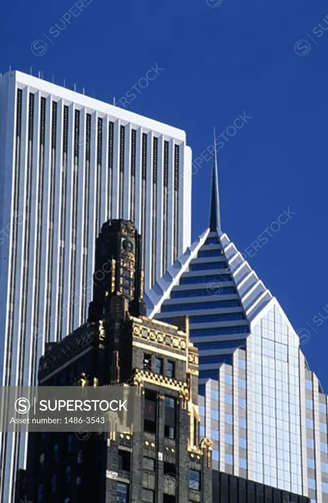 USA, Illinois, Chicago, skyscrapers against blue sky