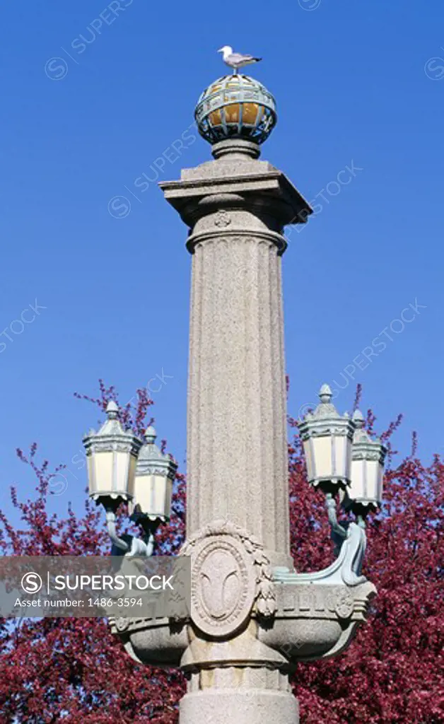 USA, Illinois, Chicago, Grant Park, old-fashioned ornate lamp post