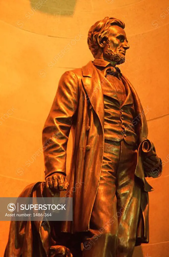 Abraham Lincoln Statue State Capitol Springfield Illinois, USA
