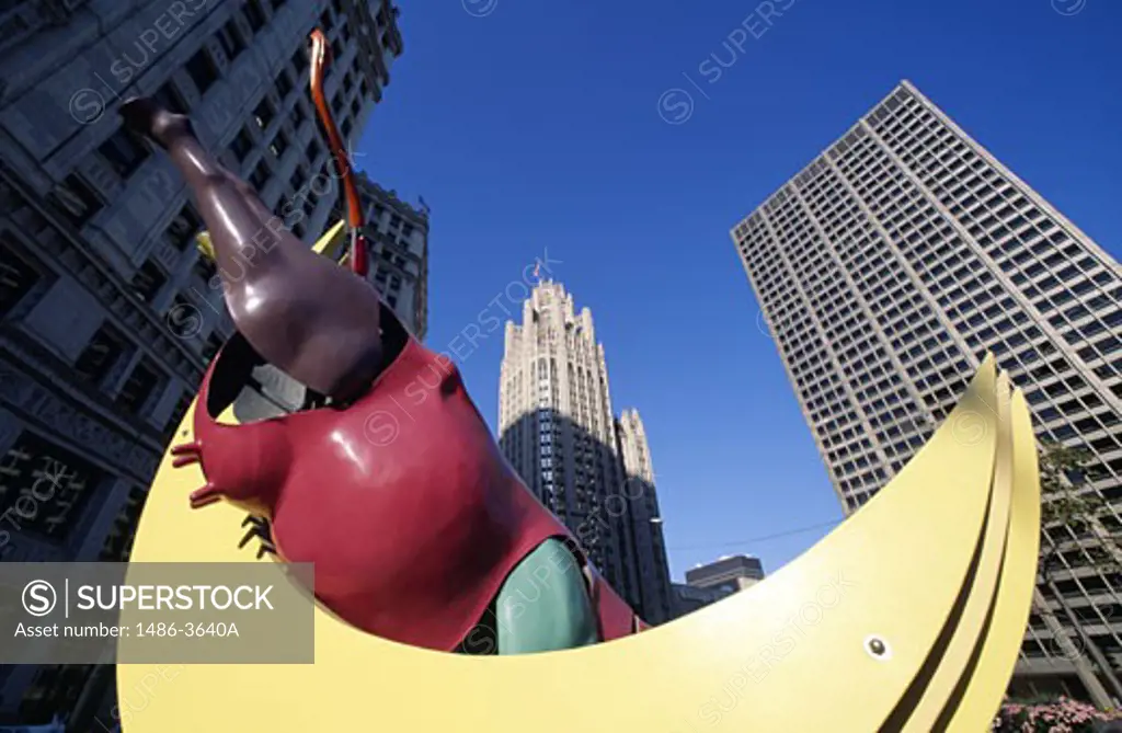 USA, Illinois, Chicago, Tribune Tower, Wrigley Building and Cow Jumped over the Moon sculpture