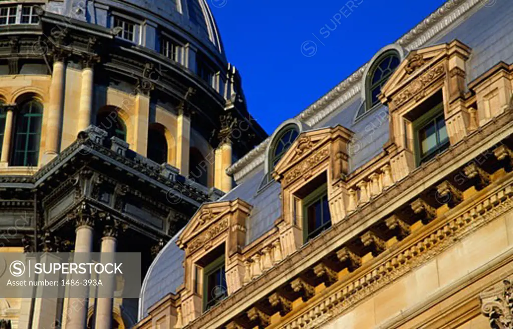 Low angle view of a government building, Illinois State Capitol, Springfield, Illinois, USA