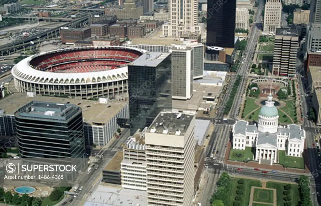 USA, Missouri, St. Louis, aerial view of city center with Old Courthouse and stadium