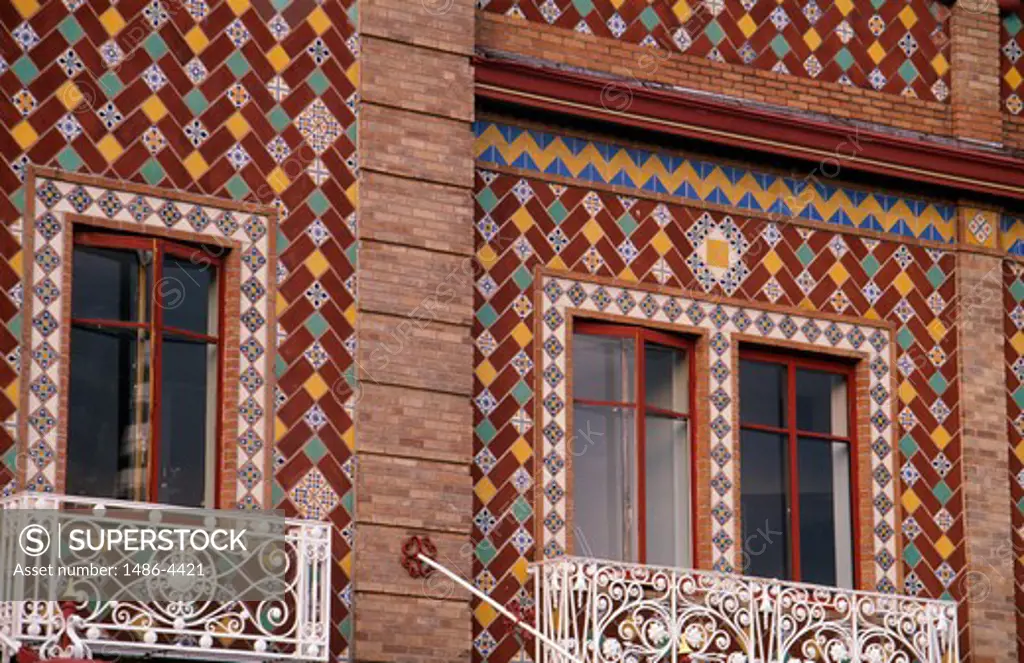 USA, Missouri, Kansas City, ornate facade of tiled building, detail with balcony