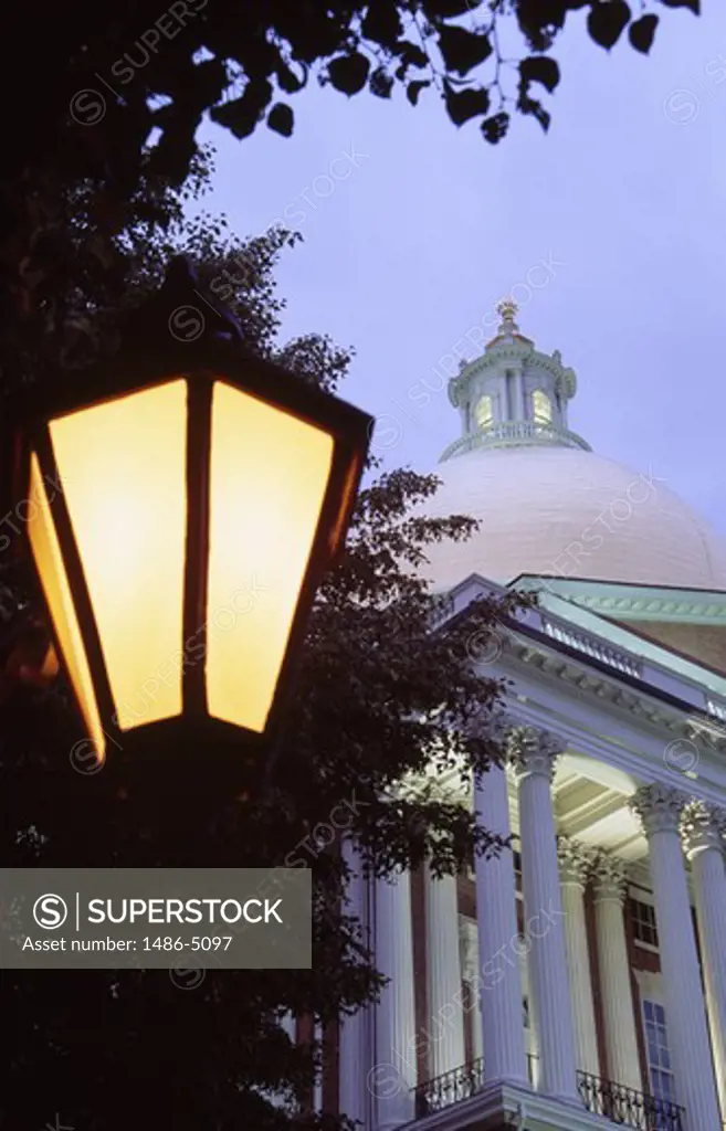 USA, Massachusetts, Boston, State Capitol, street light on the foreground