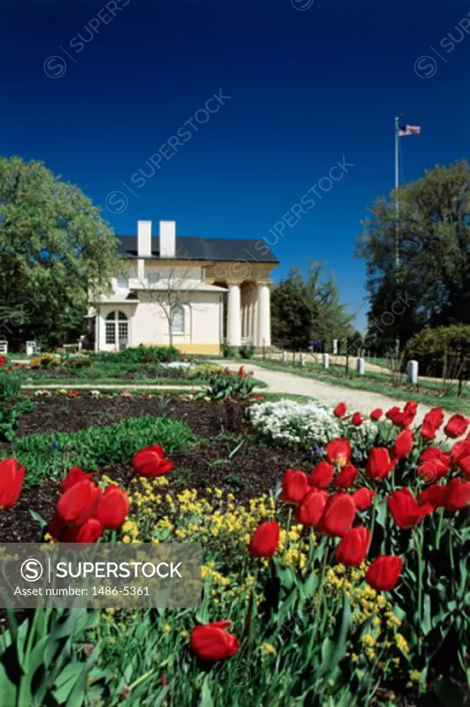 Garden in front of a memorial, Arlington House, Arlington, Virginia, USA