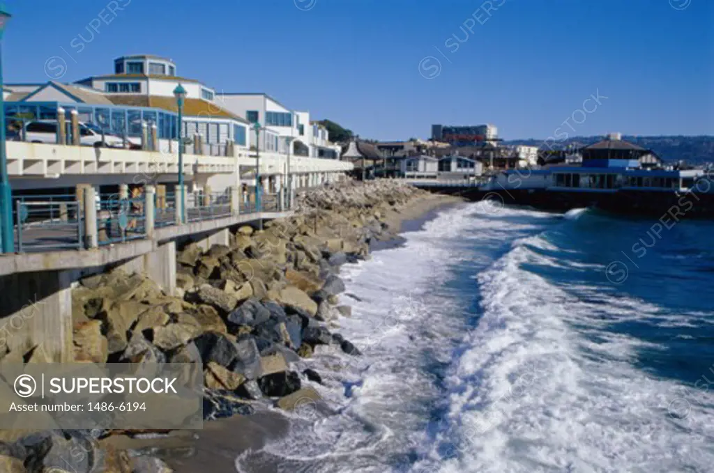High angle view of waves breaking on the coast, Redondo Beach, California, USA