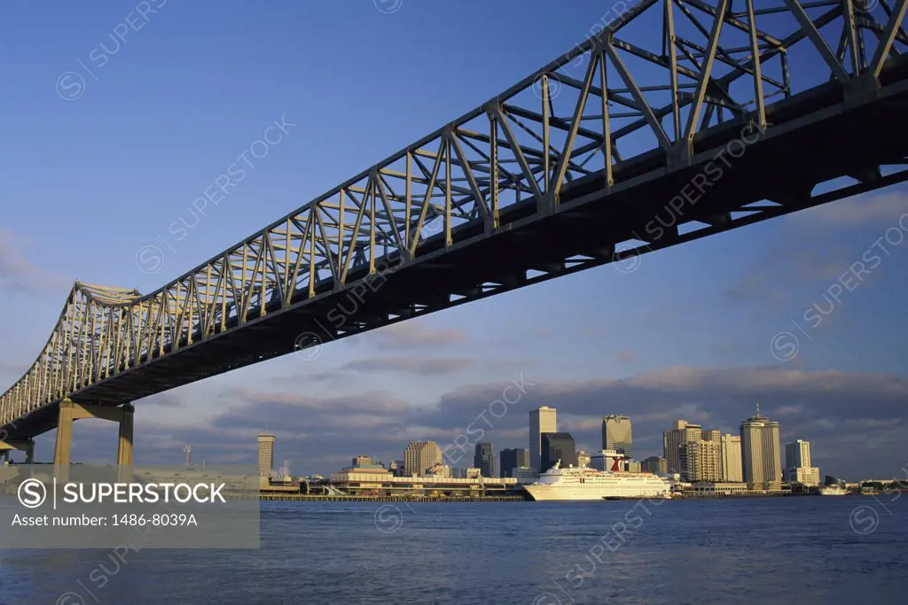 Low angle view of a bridge across a river, Mississippi River Bridge, New Orleans, Louisiana, USA