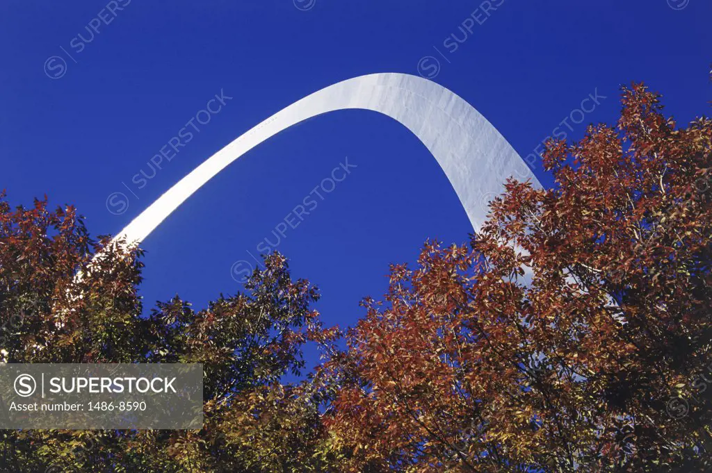 Low angle view of a monument, Gateway Arch, St. Louis, Missouri, USA