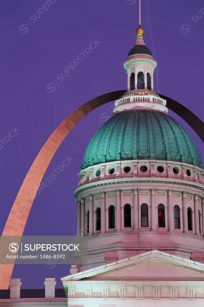 Low angle view of the Old Courthouse, Gateway Arch, St. Louis, Missouri, USA