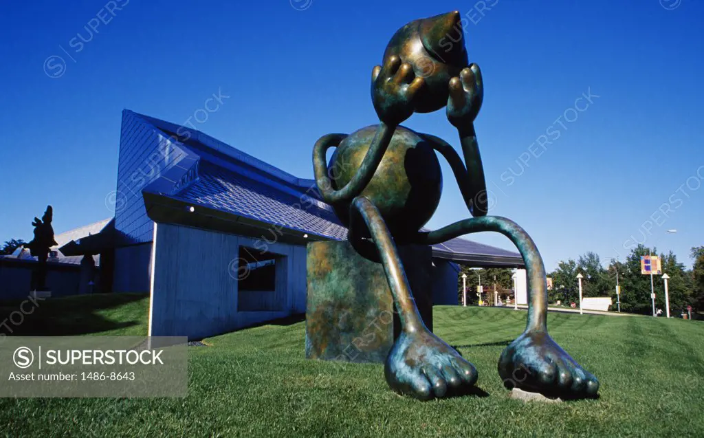 Crying Giant Sculpture Kemper Museum of Art Kansas City, Missouri, USA