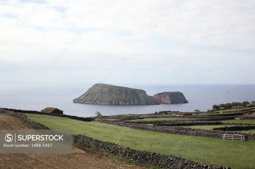 Island in the Atlantic ocean, Ilheus Das Cabra, Terceira Island, Azores, Portugal