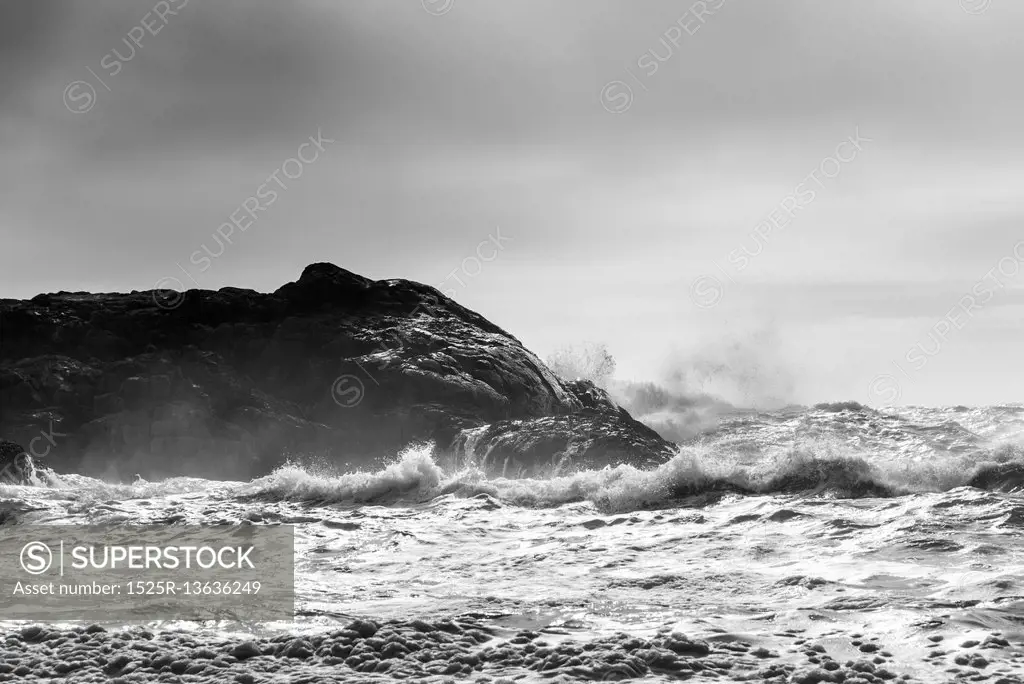 Wave splashing at coastline, Pacific Rim National Park Reserve, Tofino, Vancouver Island, British Columbia, Canada