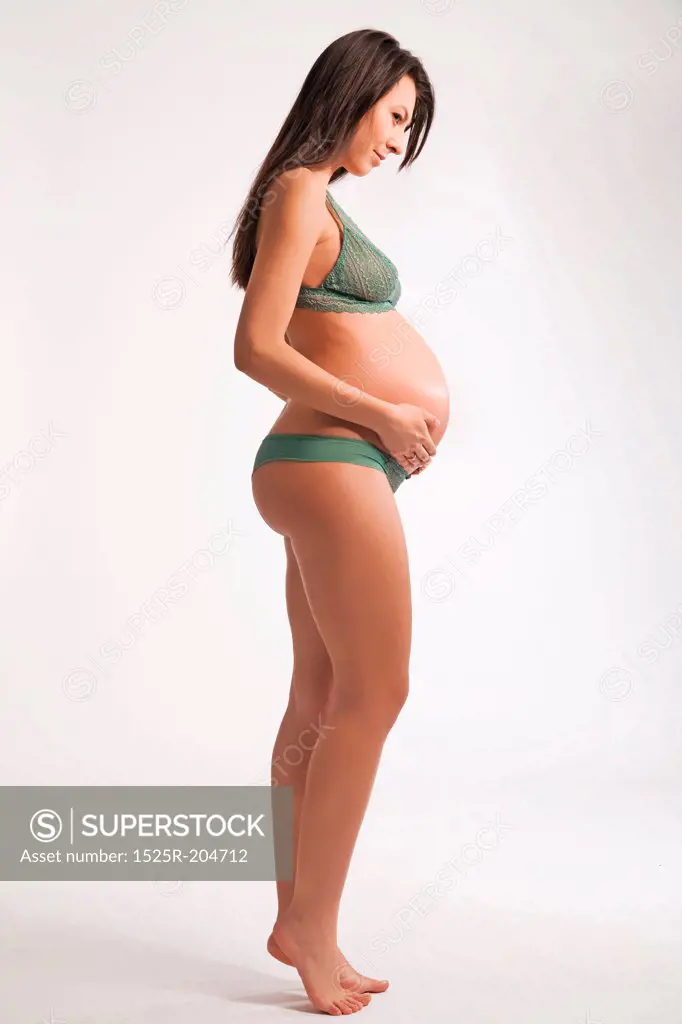 Portrait of expecting woman