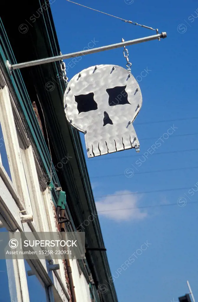 Hanging Skull Sign