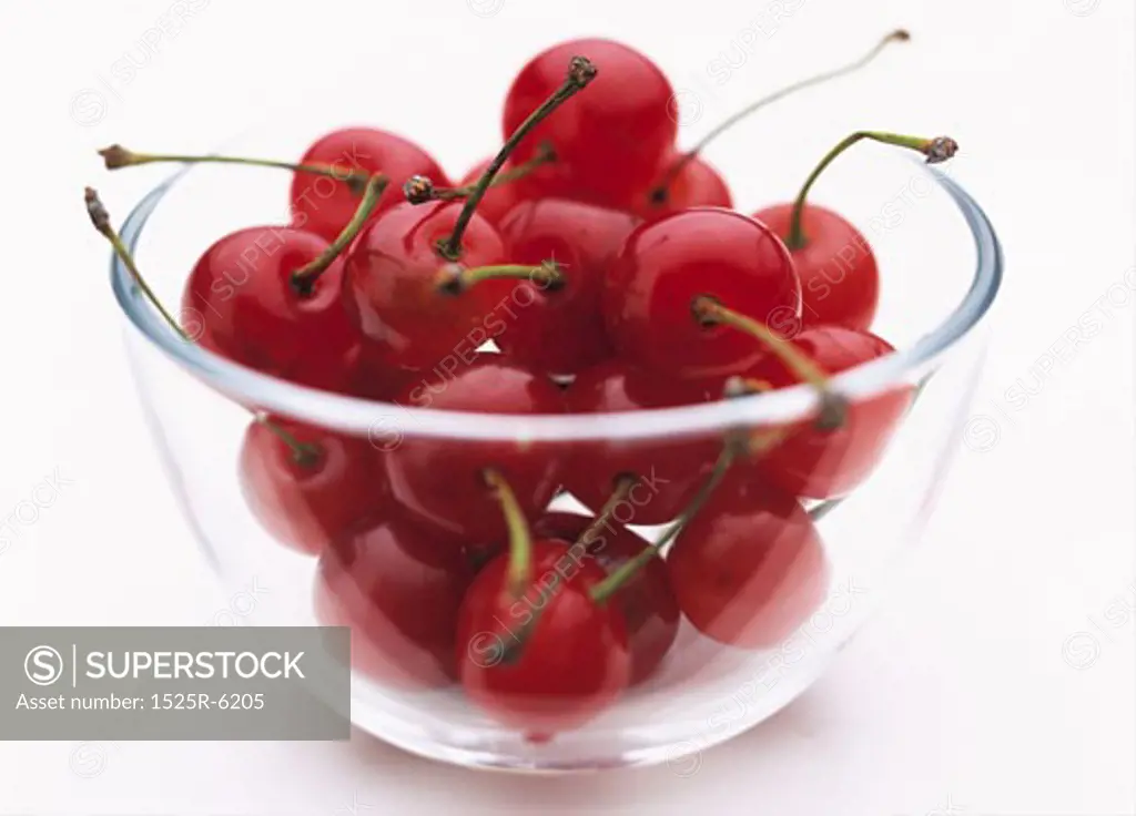 Close-up of cherries in a bowl