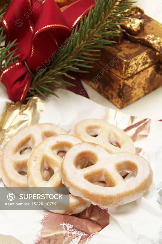 Pretzel-shaped Christmas biscuits