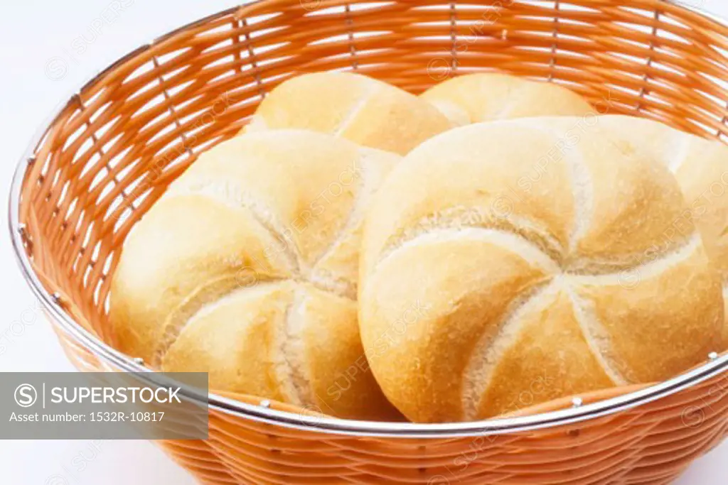 Kaiserbr÷tchen rolls in a bread basket