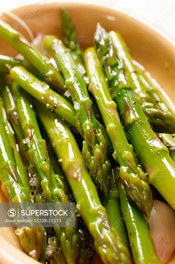 Marinated green asparagus with garlic (close-up, 2)