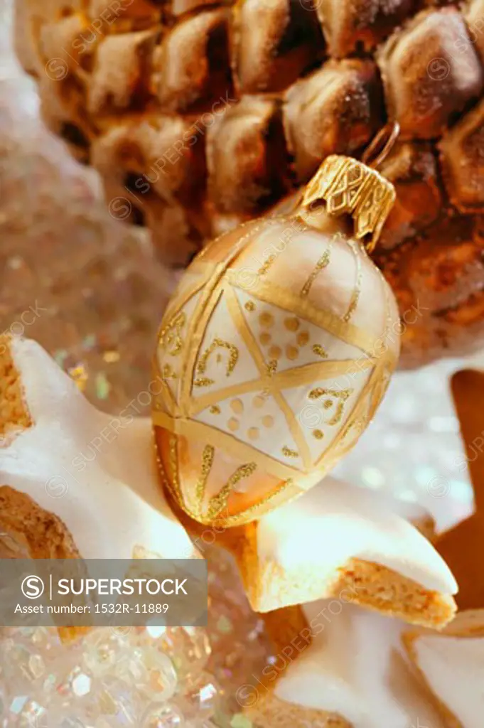 Cinnamon stars and Christmas tree bauble