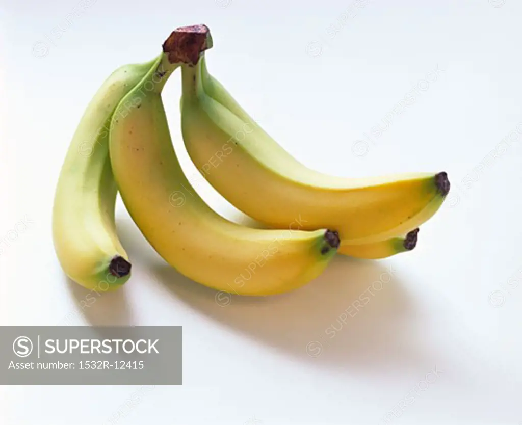 Small bunch of bananas (four bananas, 3)