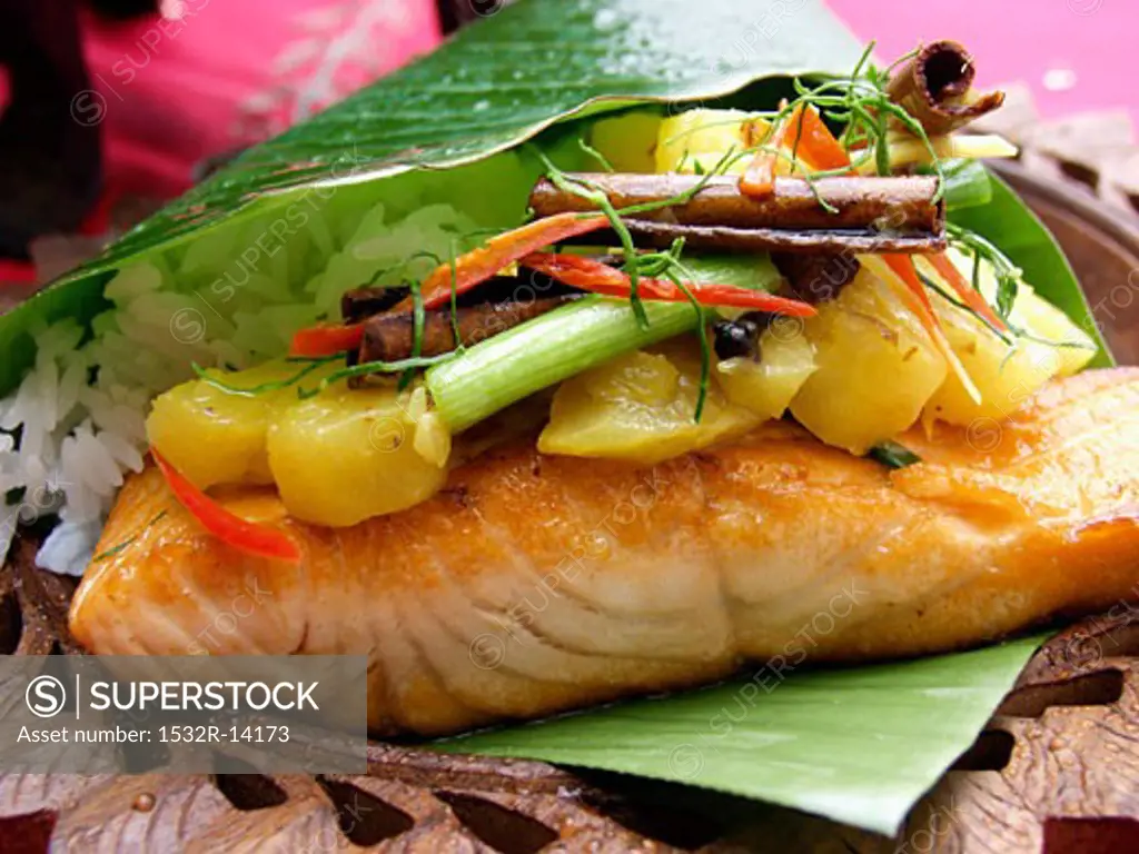 Spicy Salmon Fillet with Pineapple