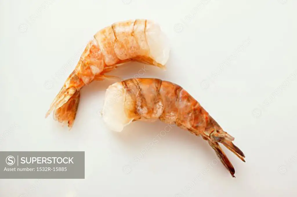 Fresh shrimps, heads removed