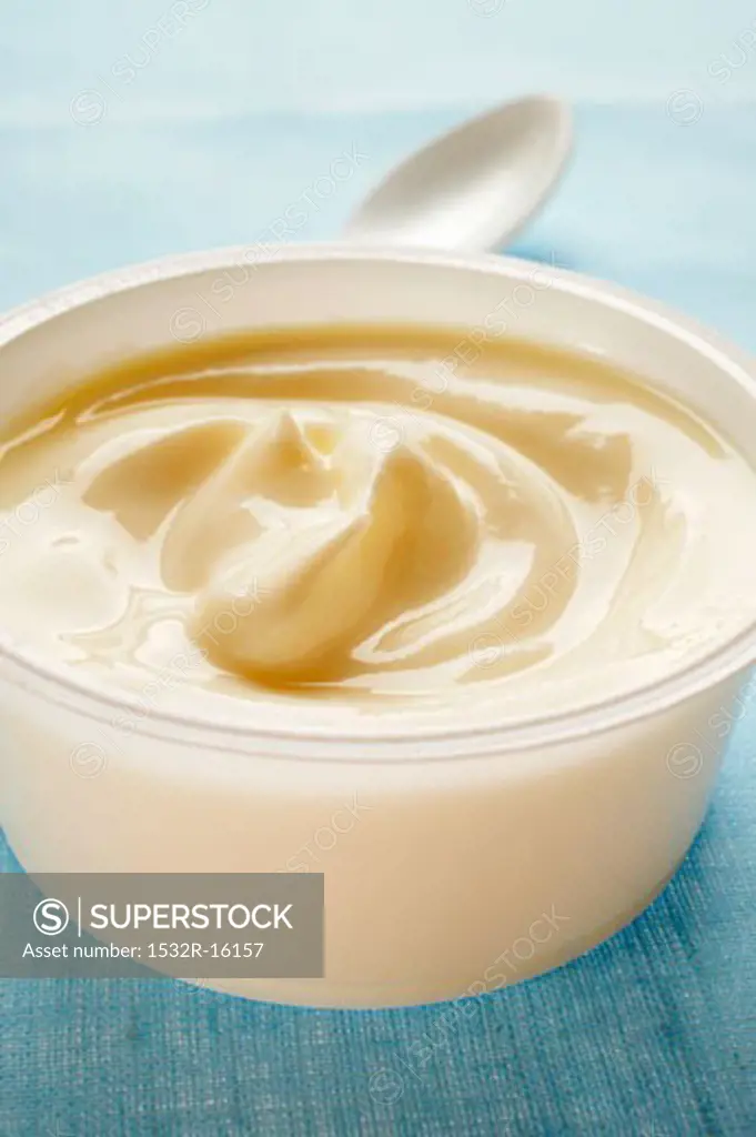 Yoghurt in pot