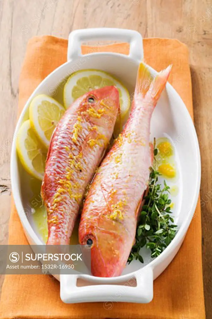 Red mullet with lemon sauce and thyme