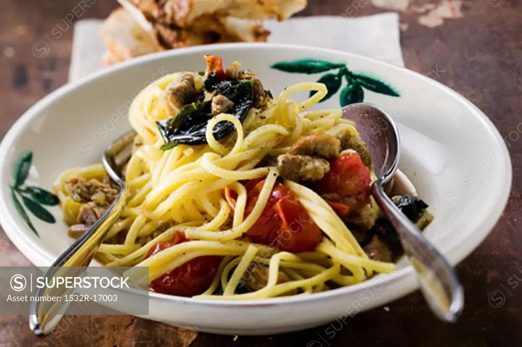 Linguine with veal and cherry tomatoes