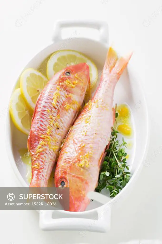 Red mullet with lemon sauce and thyme