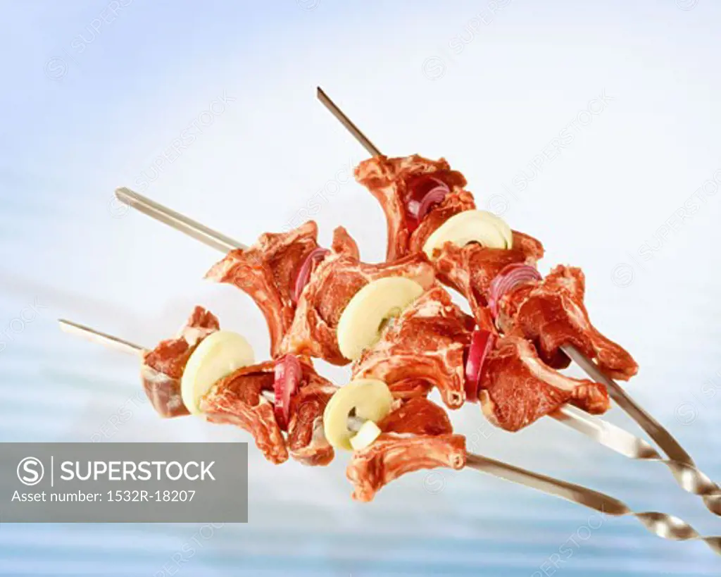 Skewers with raw lamb cutlets