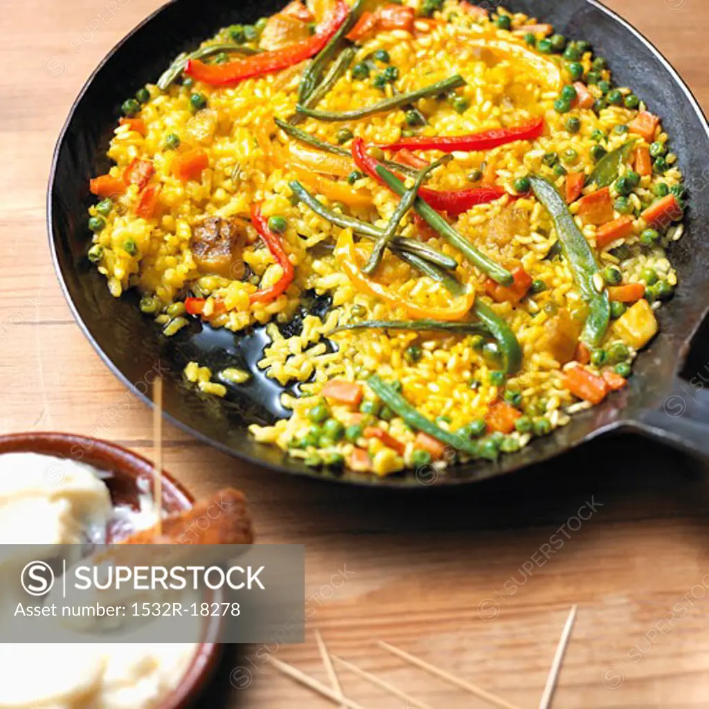 Pan-cooked vegetable and rice dish