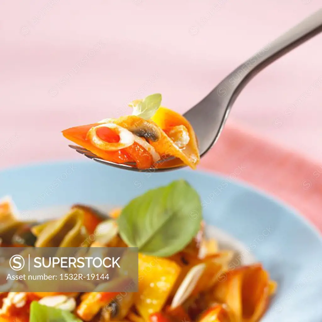 Spicy pan-cooked pasta dish