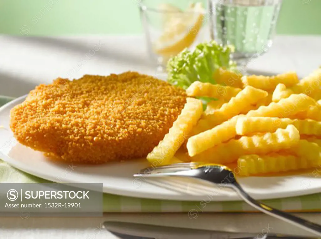 Wiener Schnitzel (breaded veal escalope) with chips