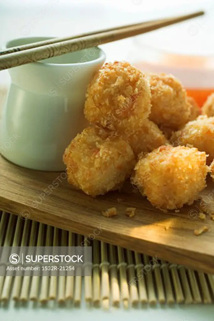 Breaded shrimp balls with sauce (Asia)
