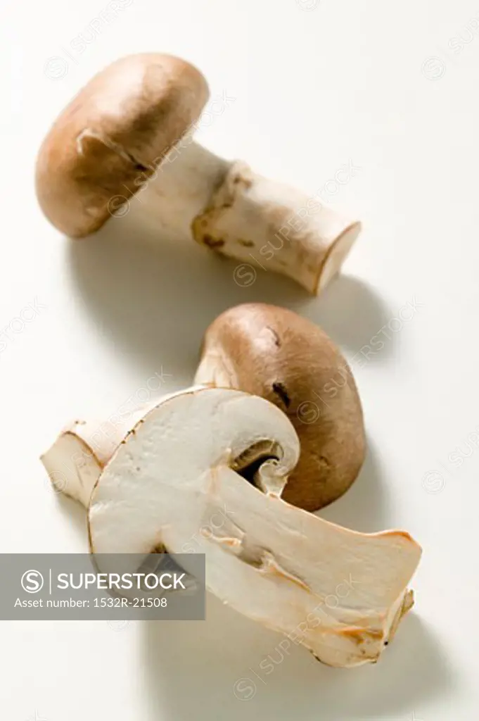 Shiitake mushroom, whole and halved